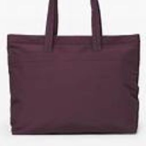 Lululemon On My Level 15L Tote in Black Cherry NWT